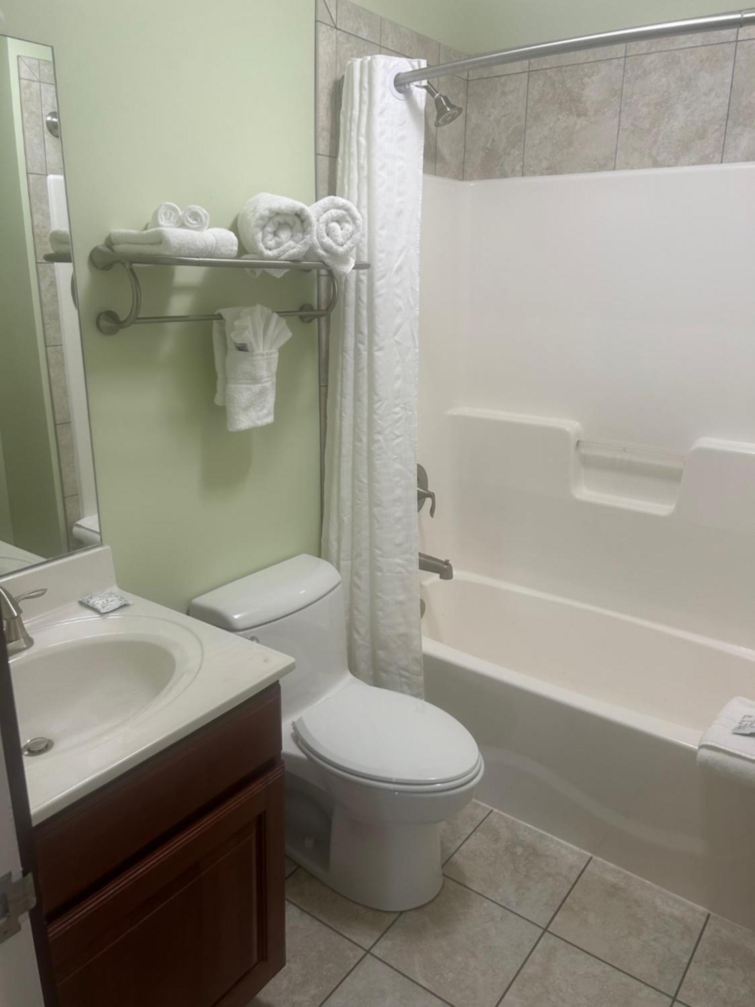Harbor House Inn Sackets Harbor Экстерьер фото